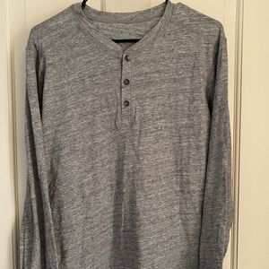 QOR Men’s Gray Henley Shirt